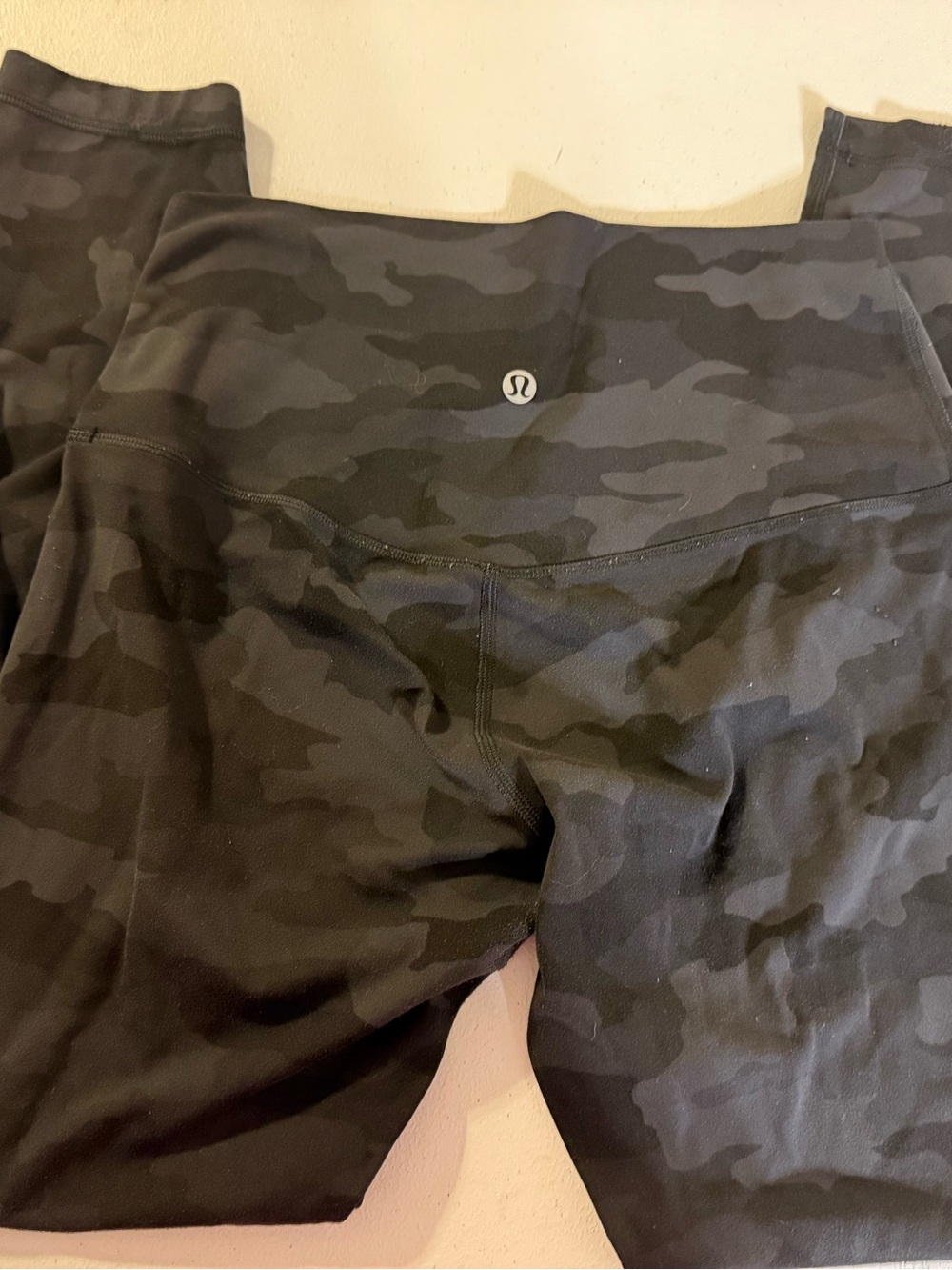 Lululemon Camo Athletic Leggings Women's Size 6 Align High-Rise Pants